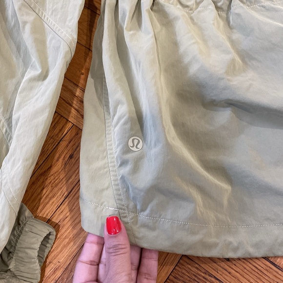 Lululemon evergreen anorak jacket size 8 - Picture 8 of 11